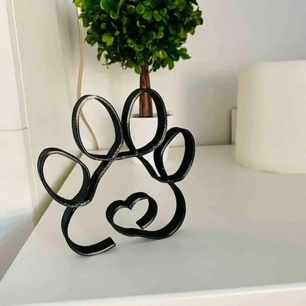 Metalna skulptura psa – apstraktna minimalistička figura za dom