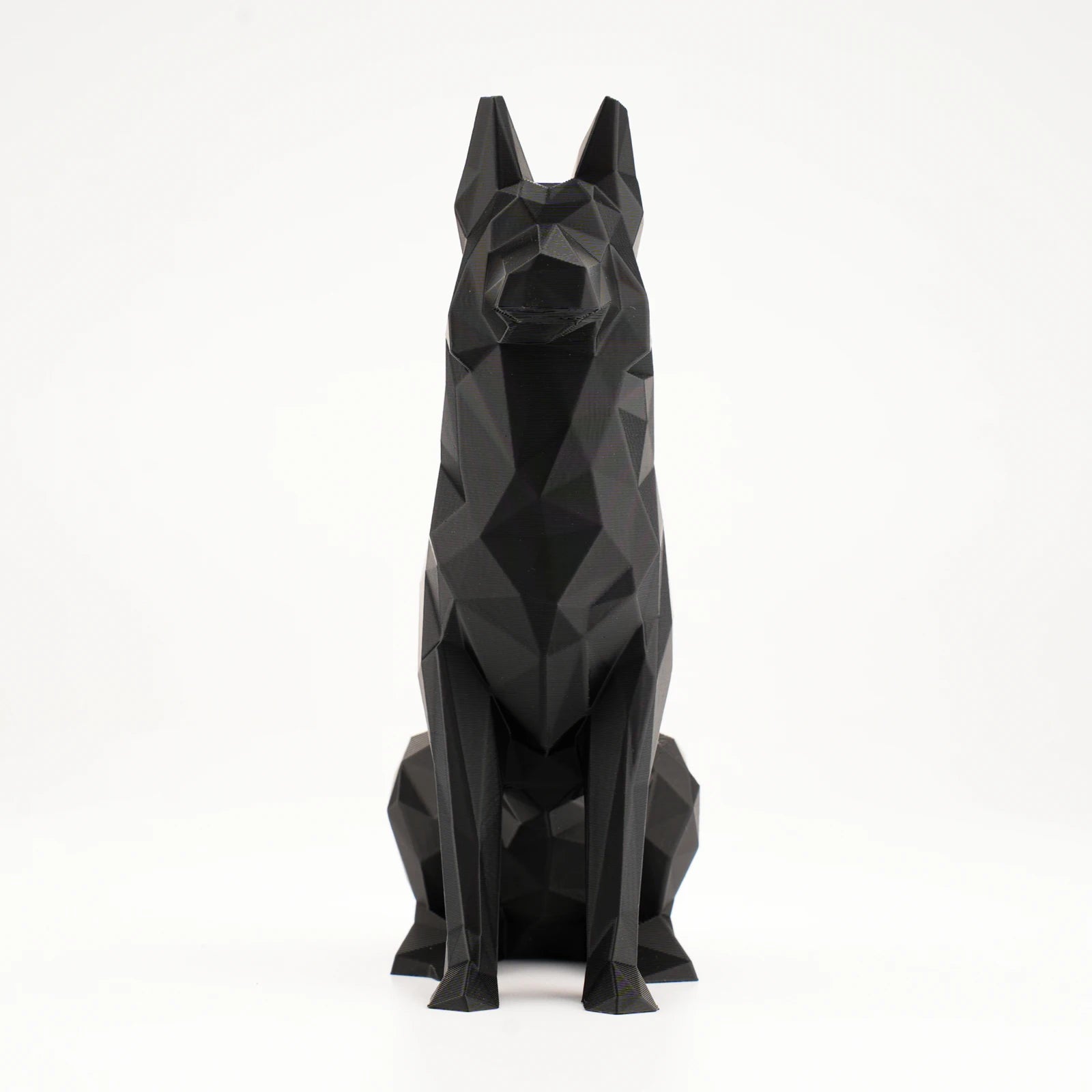 Figura psa Nemački ovčar – elegantna skulptura za dom i auto